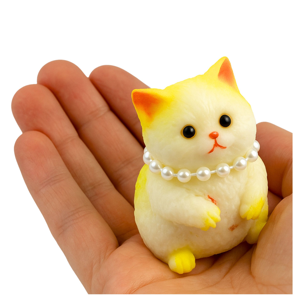 Kočičí hračka LEAN Toys s perlovým náhrdelníkem 7,5 cm — Detail