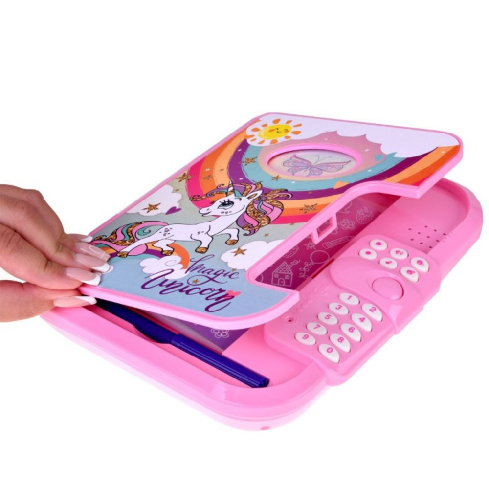 Interaktivní Deník Jednorožec Růžový LEAN Toys s Kódem a Hravými Funkcemi pro Dívky od 3 let — V provozu
