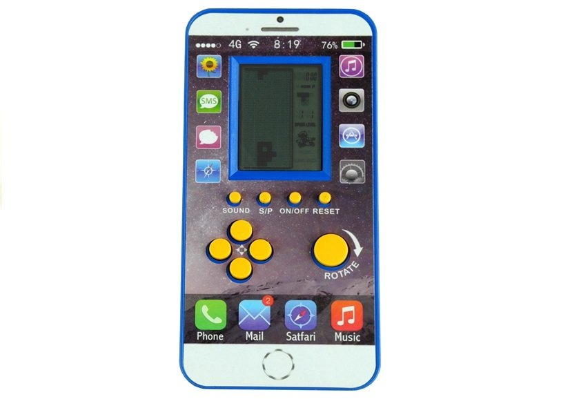 Elektronická hra Tetris kapesní verze LEAN Toys – věk od 3 let (rozměr: 14×6,5×1,5 cm) — Hra ve společnosti rodiny